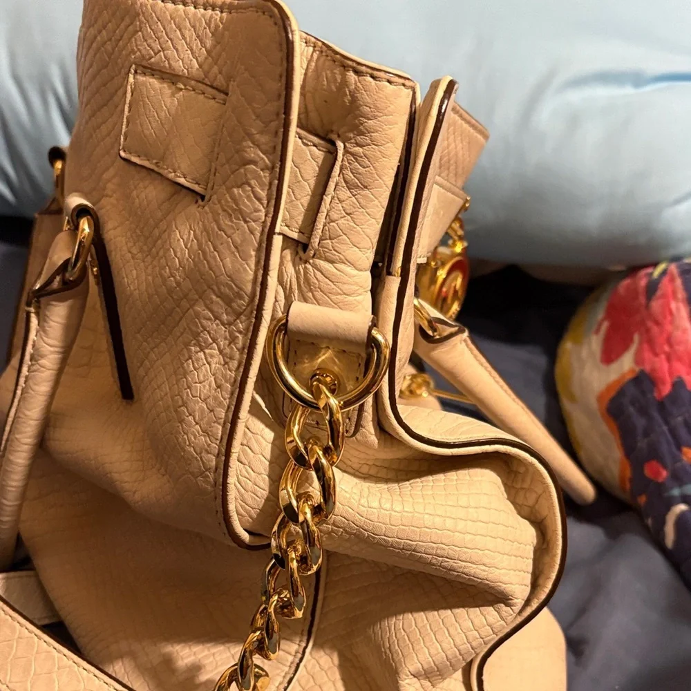 Michael Kors Elegant Tan Saffiano Leather Handbag